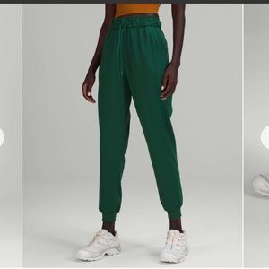 NEW Lululemon Stretch High-Rise Jogger Full Length Cuffed Everglade Green Size 8